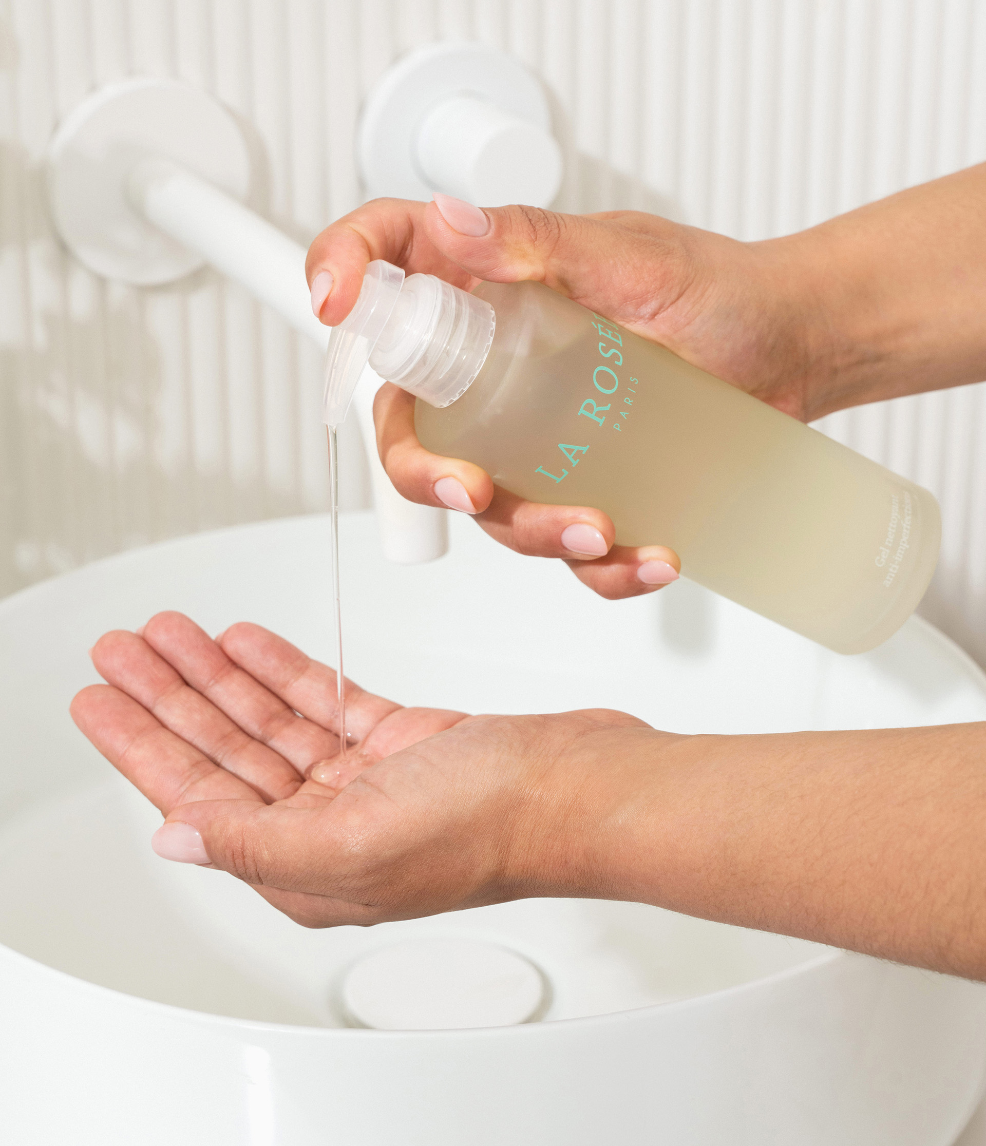 la-ros-e-flacon-gel-nettoyant-en-verre-rechargeable-coresponsable image 4