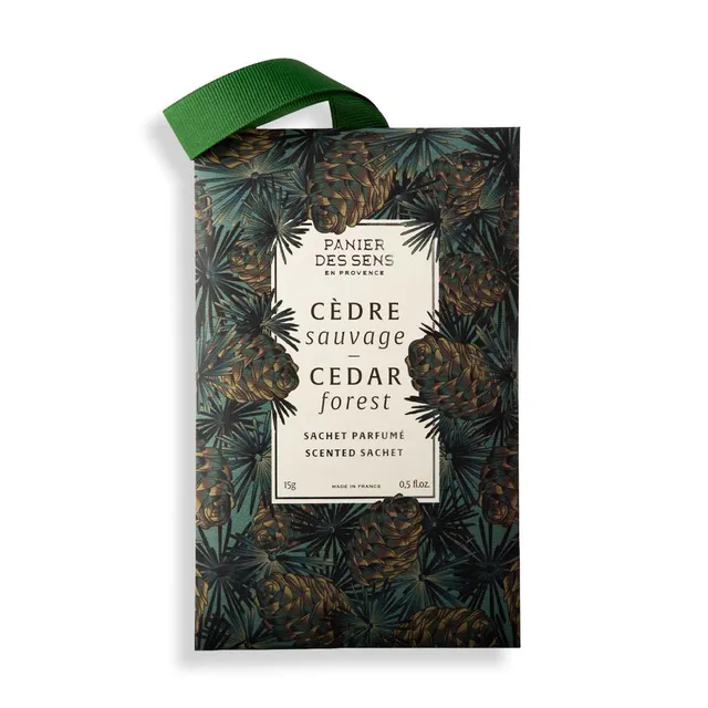 panier-des-sens-sachet-parfum-15g-c-dre-sauvage-armoire image 1