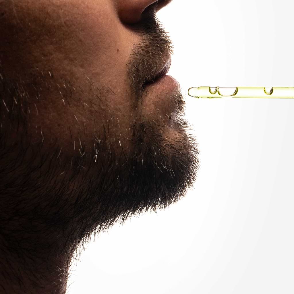 typology-huile-barbe-et-cheveux-chanvre-ricin-bio image 5