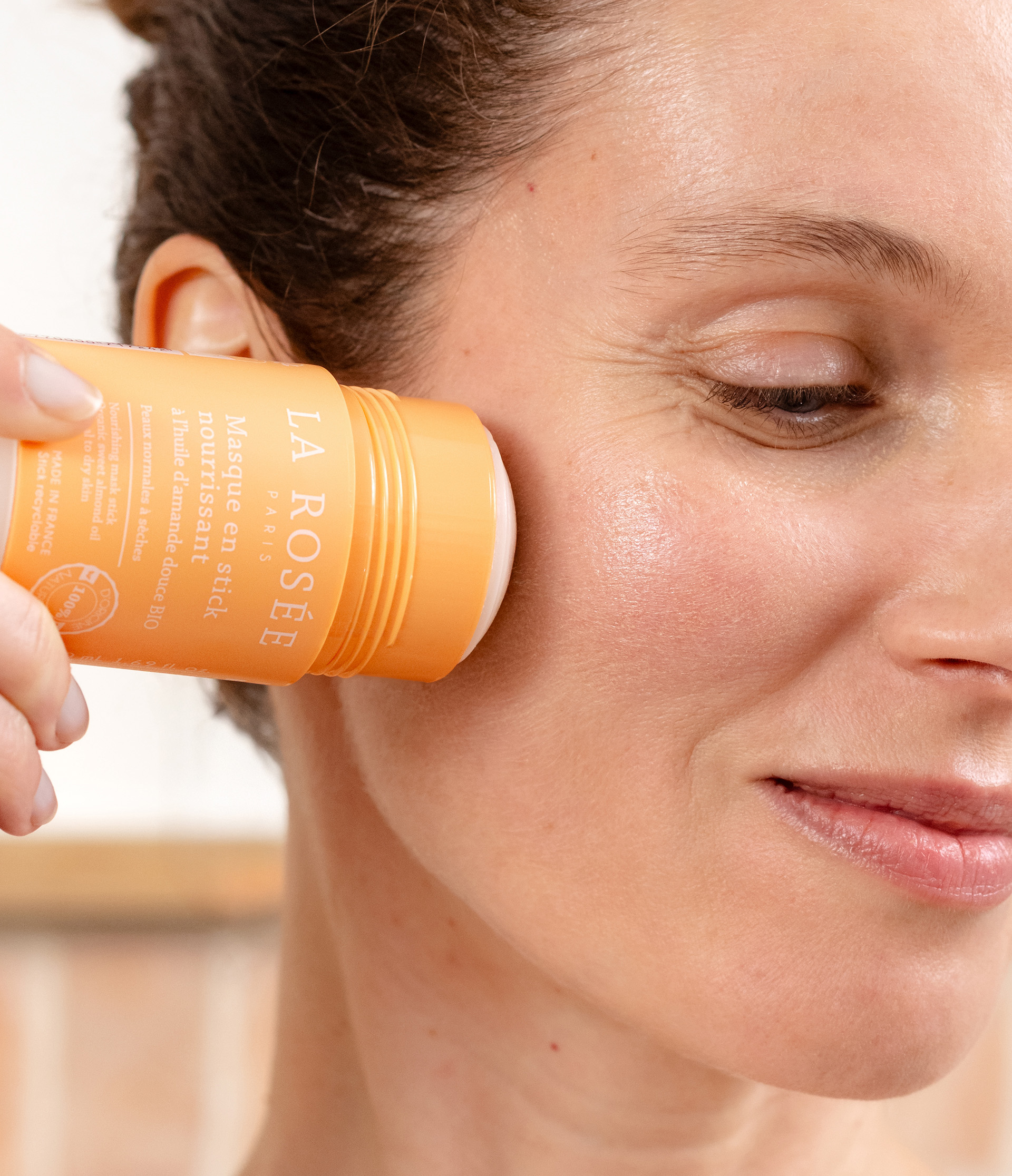 la-ros-e-masque-en-stick-nourrissant-huile-d-amande-douce-bio image 2